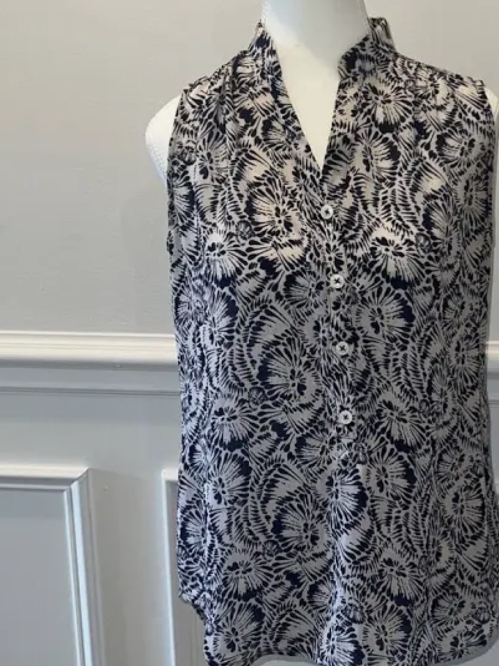 CAbi Plaza Paisley Navy and White Floral Print Camisole